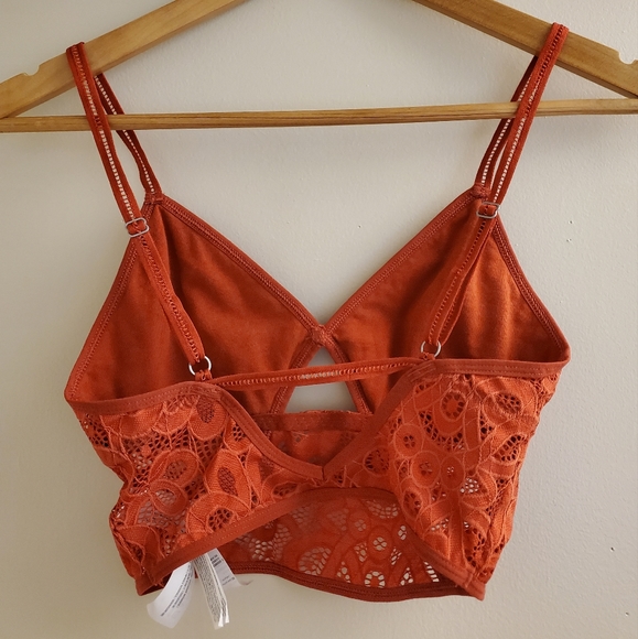 Lace cut out bralette - Picture 5 of 6
